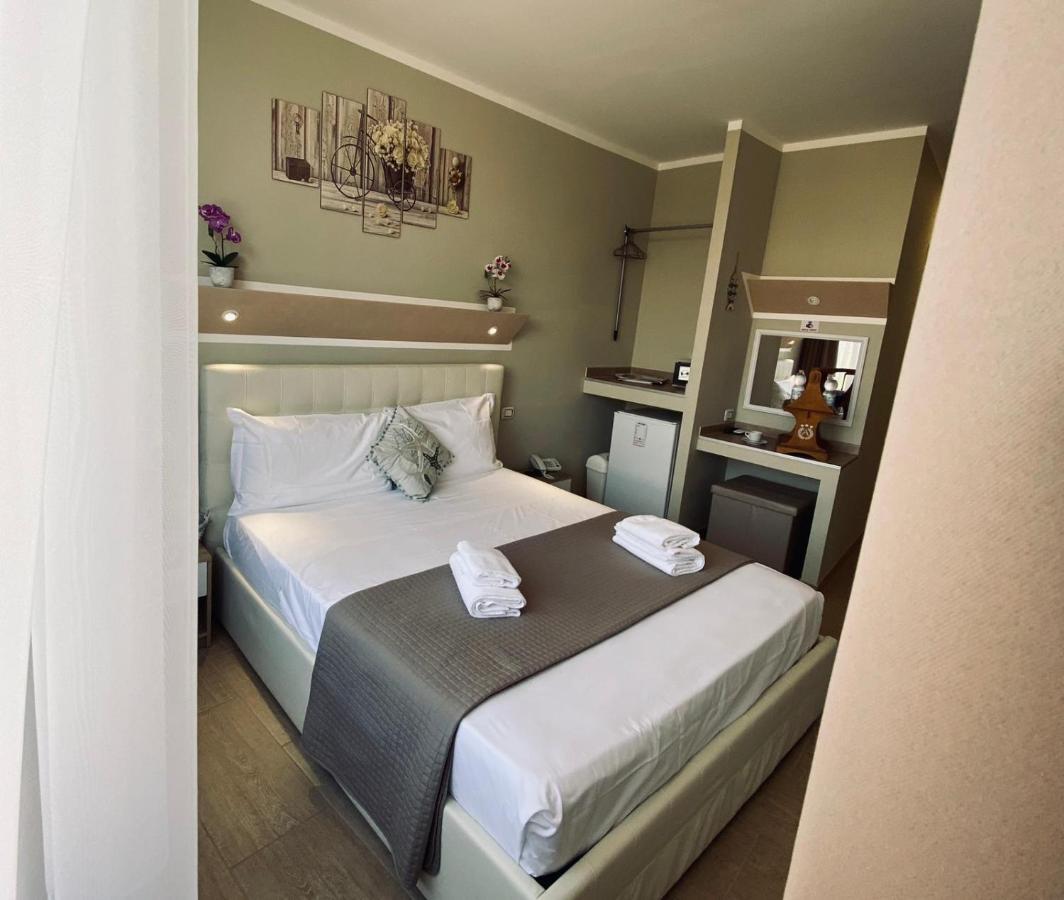 Atico Hotel Desenzano del Garda Exteriör bild