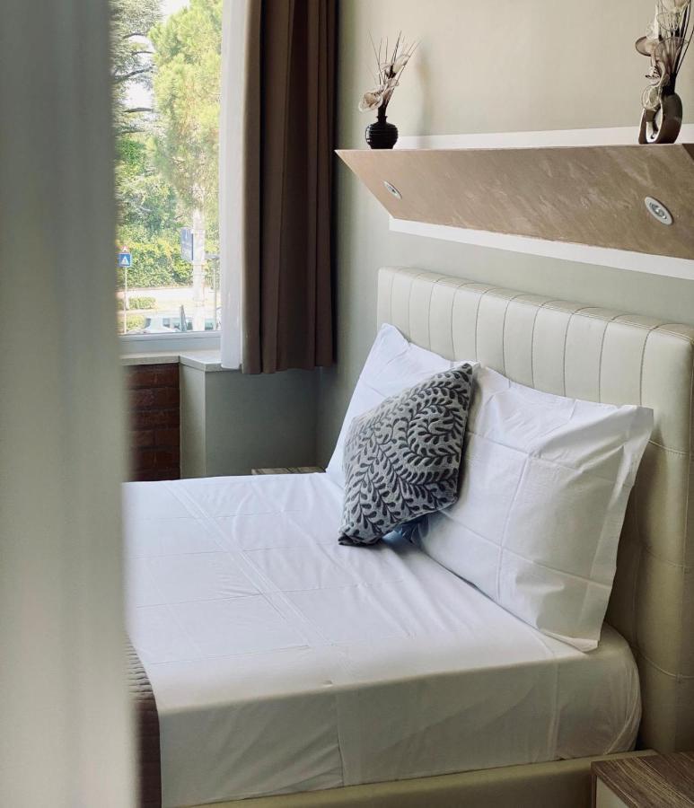 Atico Hotel Desenzano del Garda Exteriör bild