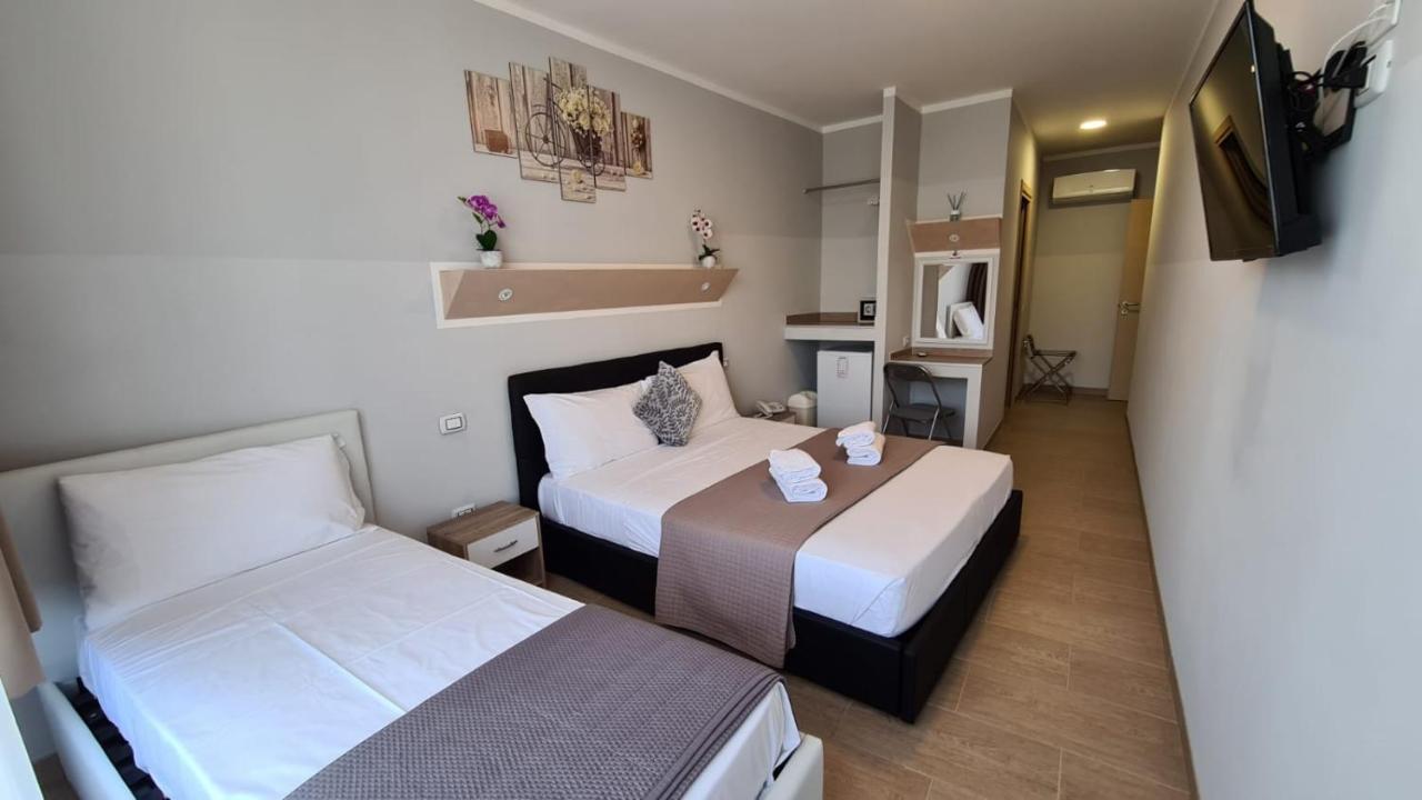 Atico Hotel Desenzano del Garda Exteriör bild